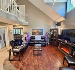 Room in New Luxury Home with Hot Tub Near Transit, Shopping, Coffee