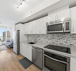 Bright 1 bedroom with Gorgeous City Views!