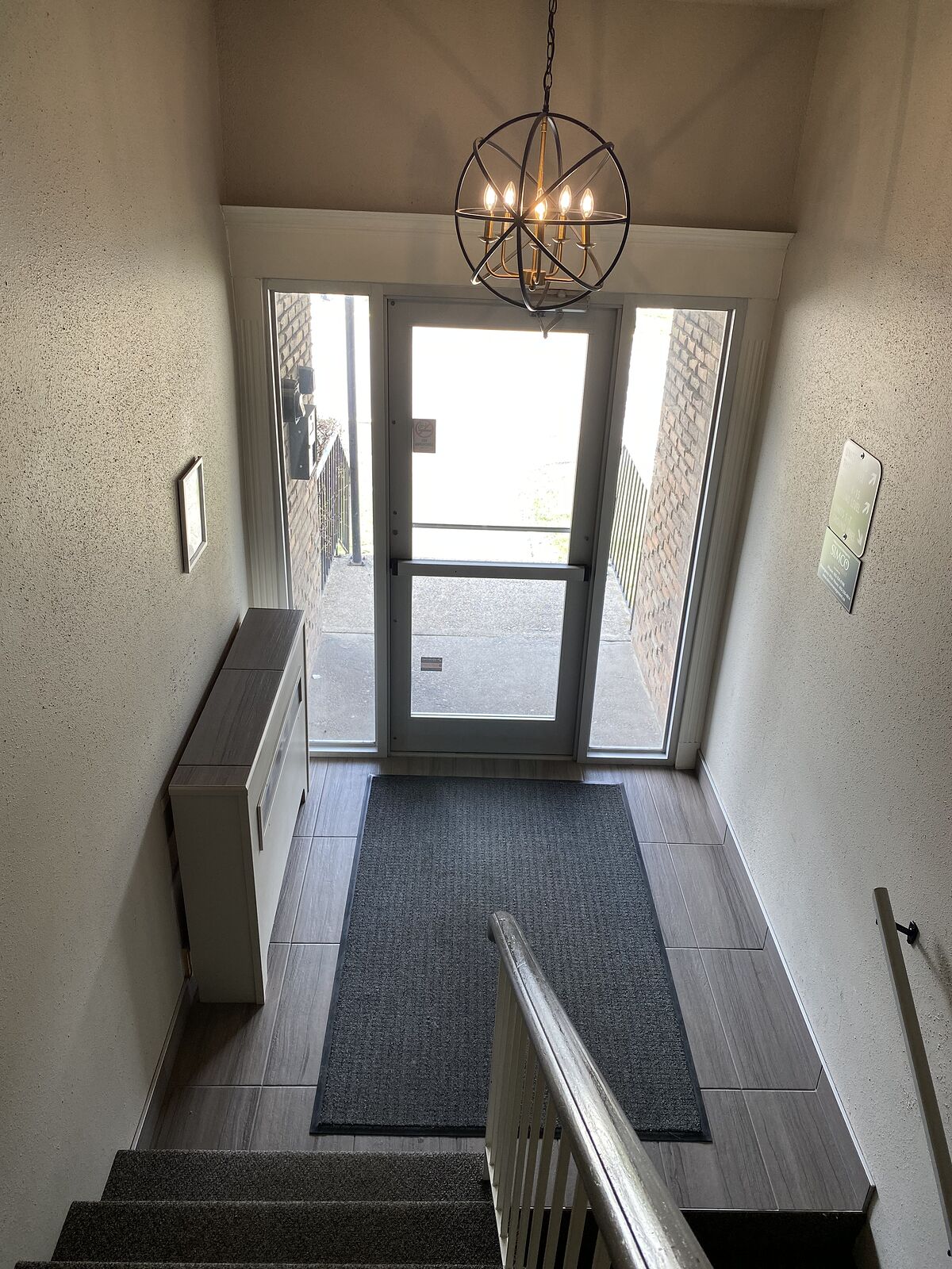 Calgary 2 bedrooms Condo Unit for rent. Property photo: 724507-1
