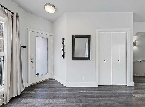 Calgary 2 bedrooms Condo Unit for rent. Property photo: 724934-3