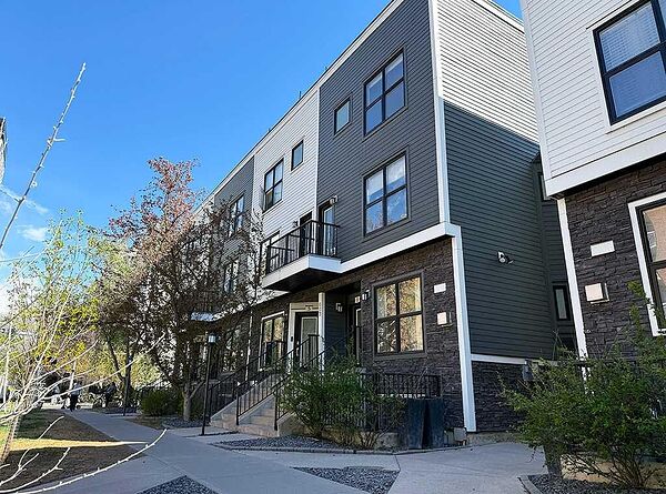 Calgary 2 bedrooms Condo Unit for rent. Property photo: 724934-2