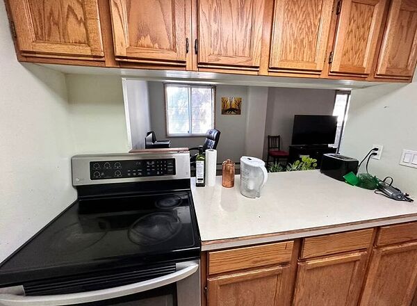 Calgary 2 bedrooms Room For Rent for rent. Property photo: 724938-2