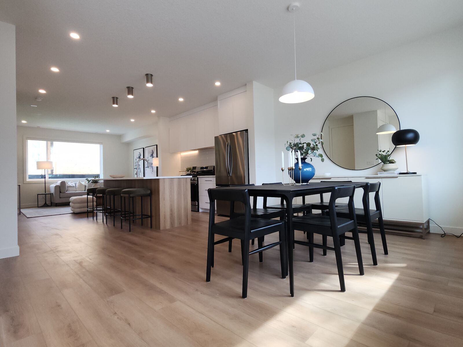 Calgary 3 + Den bedrooms Townhouse for rent. Property photo: 725884-1