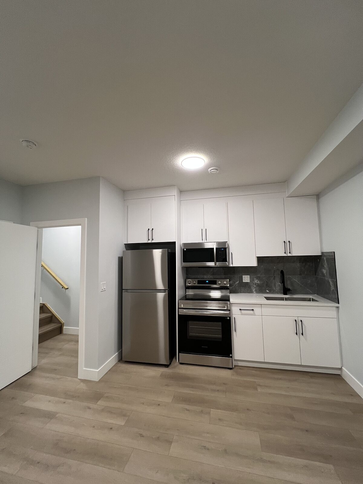 Calgary 1 bedroom Basement for rent. Property photo: 726151-1