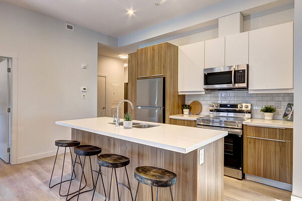 Calgary 2 + Den bedrooms Condo Unit for rent. Property photo: 726487-2