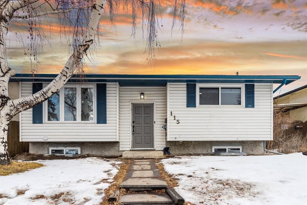 Calgary 3 bedrooms House for rent. Property photo: 727303-1