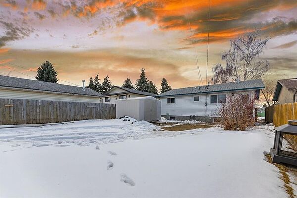 Calgary 3 bedrooms House for rent. Property photo: 727303-3