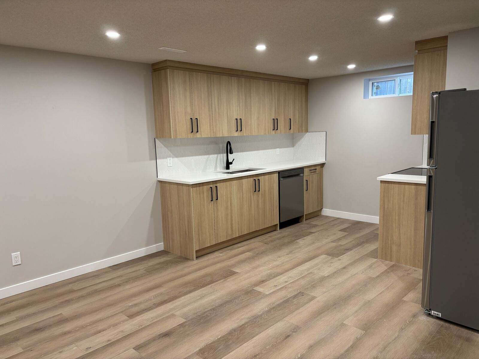 Calgary 2 bedrooms Basement for rent. Property photo: 727972-1