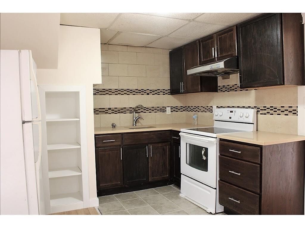 Calgary 3 bedrooms Basement for rent. Property photo: 728032-1