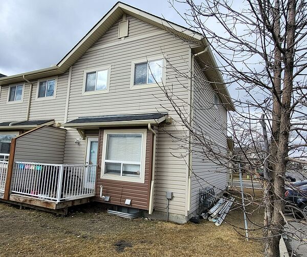 Calgary 3 bedrooms Townhouse for rent. Property photo: 728155-2