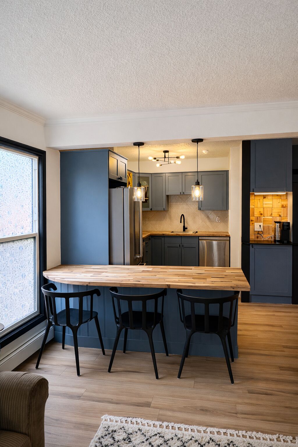 Calgary 1 bedroom Condo Unit for rent. Property photo: 728651-1