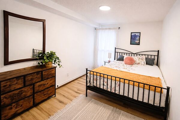 Calgary 1 bedroom Condo Unit for rent. Property photo: 728651-3
