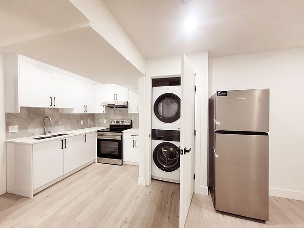 Calgary 2 bedrooms Basement for rent. Property photo: 728743-2