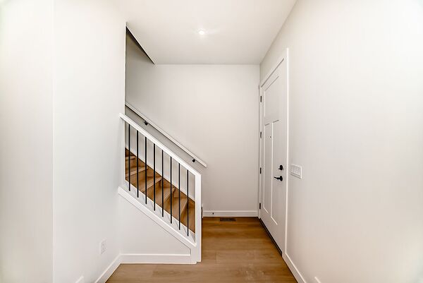 Calgary 3 bedrooms Townhouse for rent. Property photo: 728994-2