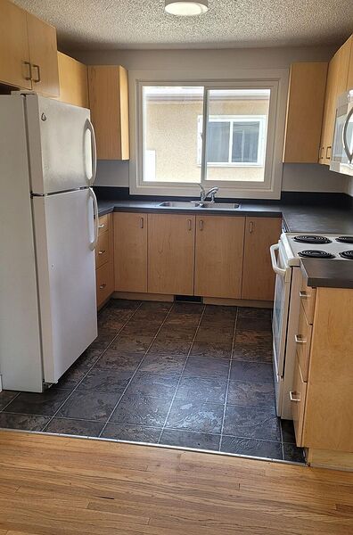 Calgary 2 bedrooms Duplex for rent. Property photo: 72956-2