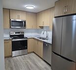 Furnished Brand new Beautiful & Spacious Suite/King Bed in Glacier Ridge NW