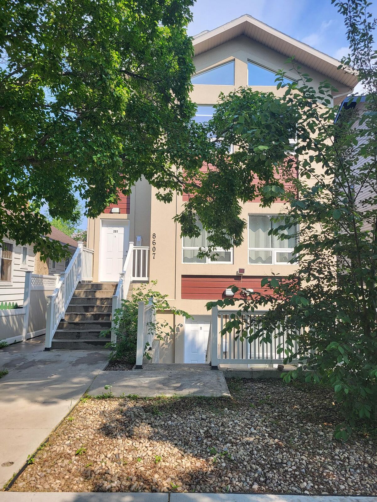 Edmonton 2 + Den bedrooms Townhouse for rent. Property photo: 729713-1