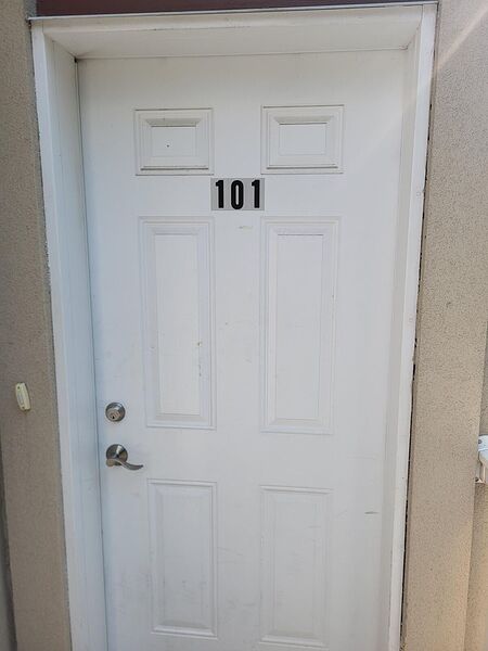 Edmonton 2 + Den bedrooms Townhouse for rent. Property photo: 729713-3
