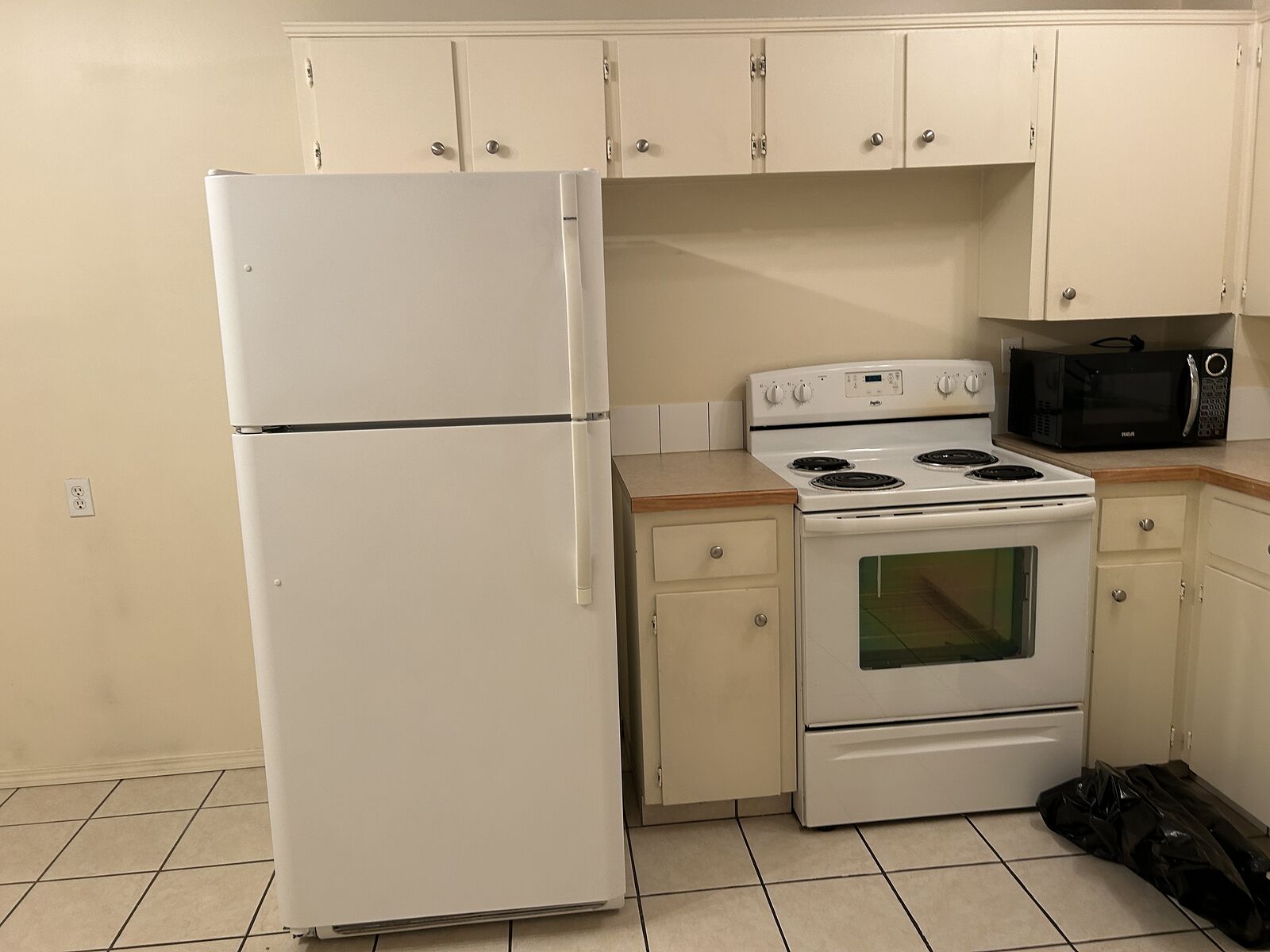 Calgary 2 bedrooms Townhouse for rent. Property photo: 729811-1
