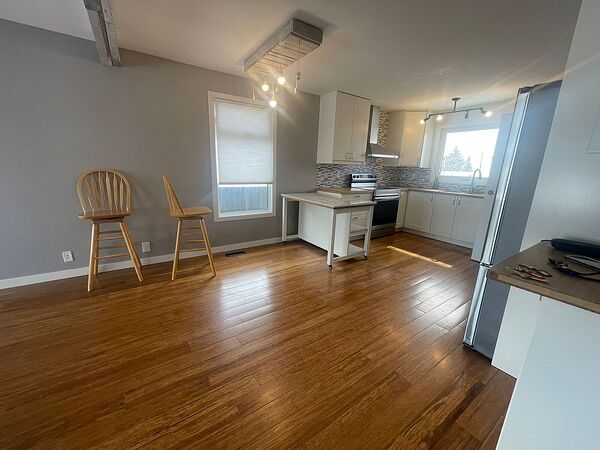 Calgary 3 bedrooms Main Floor for rent. Property photo: 729853-2