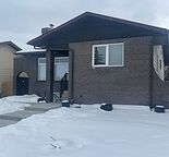 Bungalow Main floor 1000 sqft, 3 bedrooms for rent