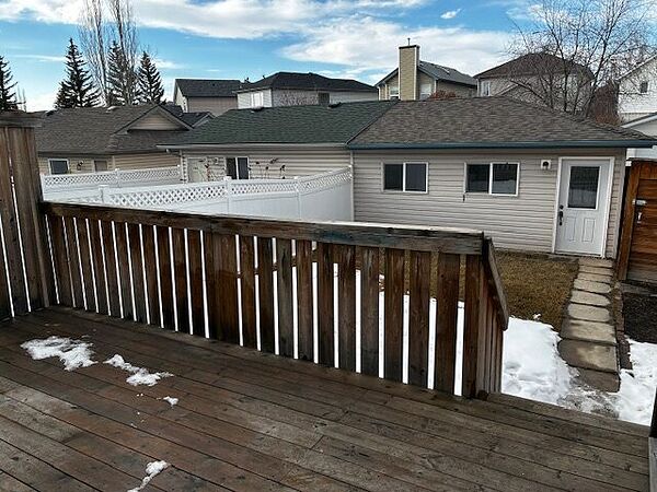 Calgary 3 bedrooms House for rent. Property photo: 729923-3
