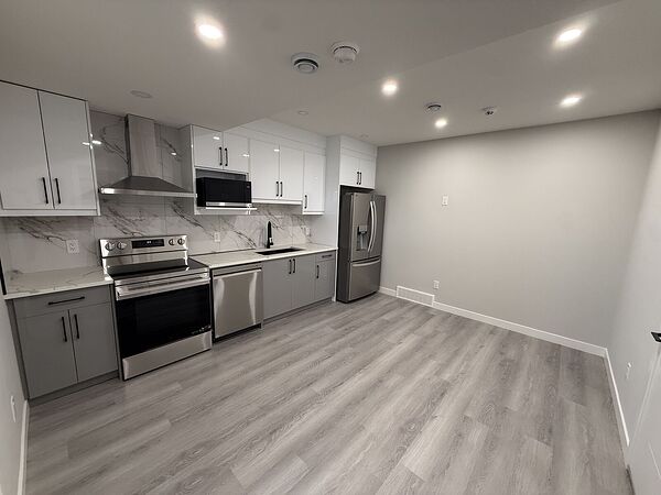 Calgary 2 bedrooms Basement for rent. Property photo: 729953-2