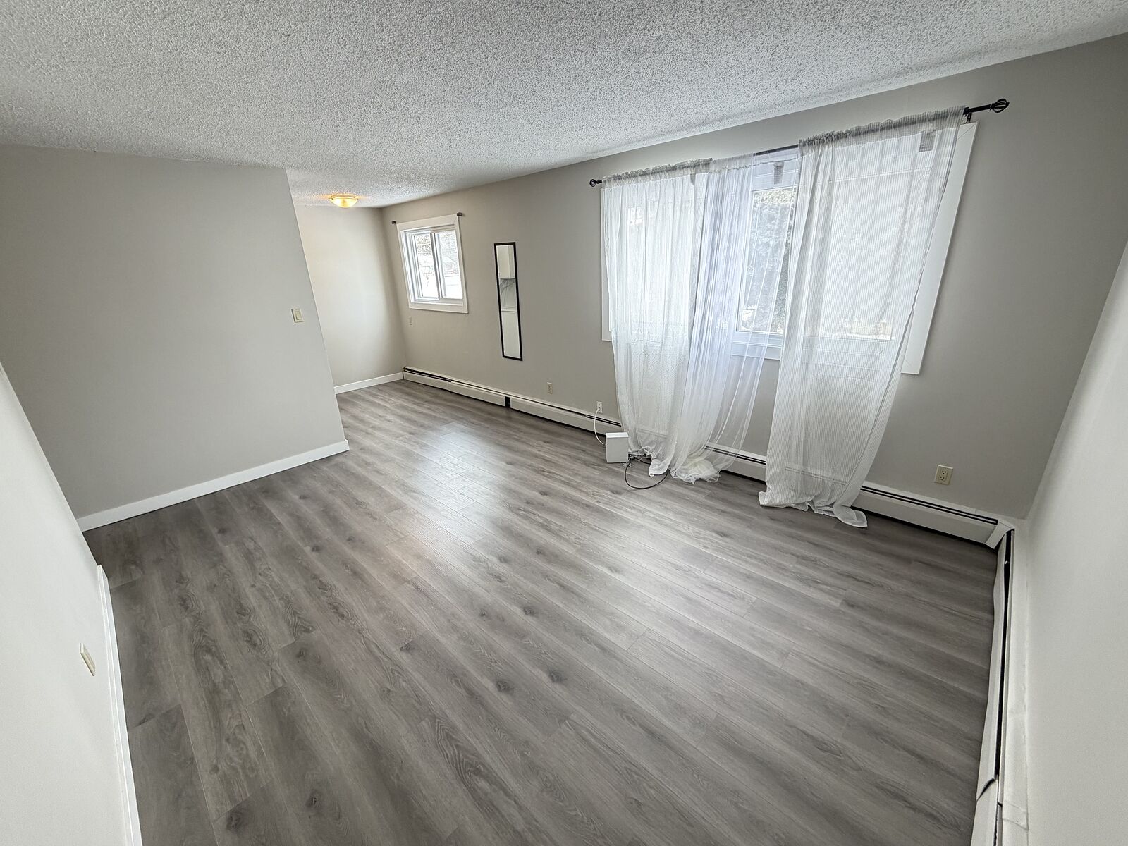 Edmonton 2 bedrooms Condo Unit for rent. Property photo: 729970-1