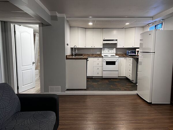 Calgary 2 bedrooms Basement for rent. Property photo: 730063-2