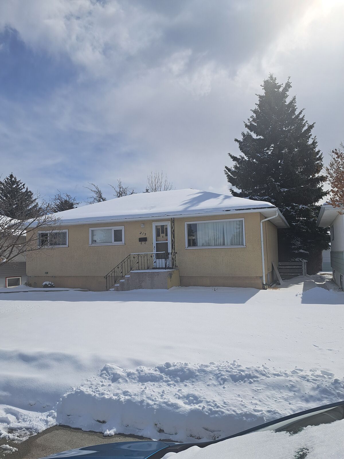 Calgary 1 + Den bedrooms Basement for rent. Property photo: 730089-1