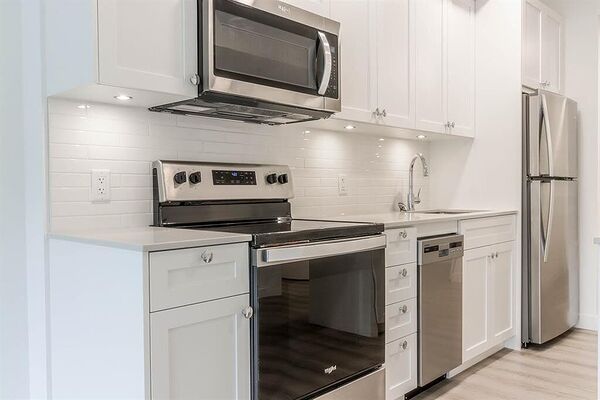 Calgary 1 bedroom Condo Unit for rent. Property photo: 730226-3
