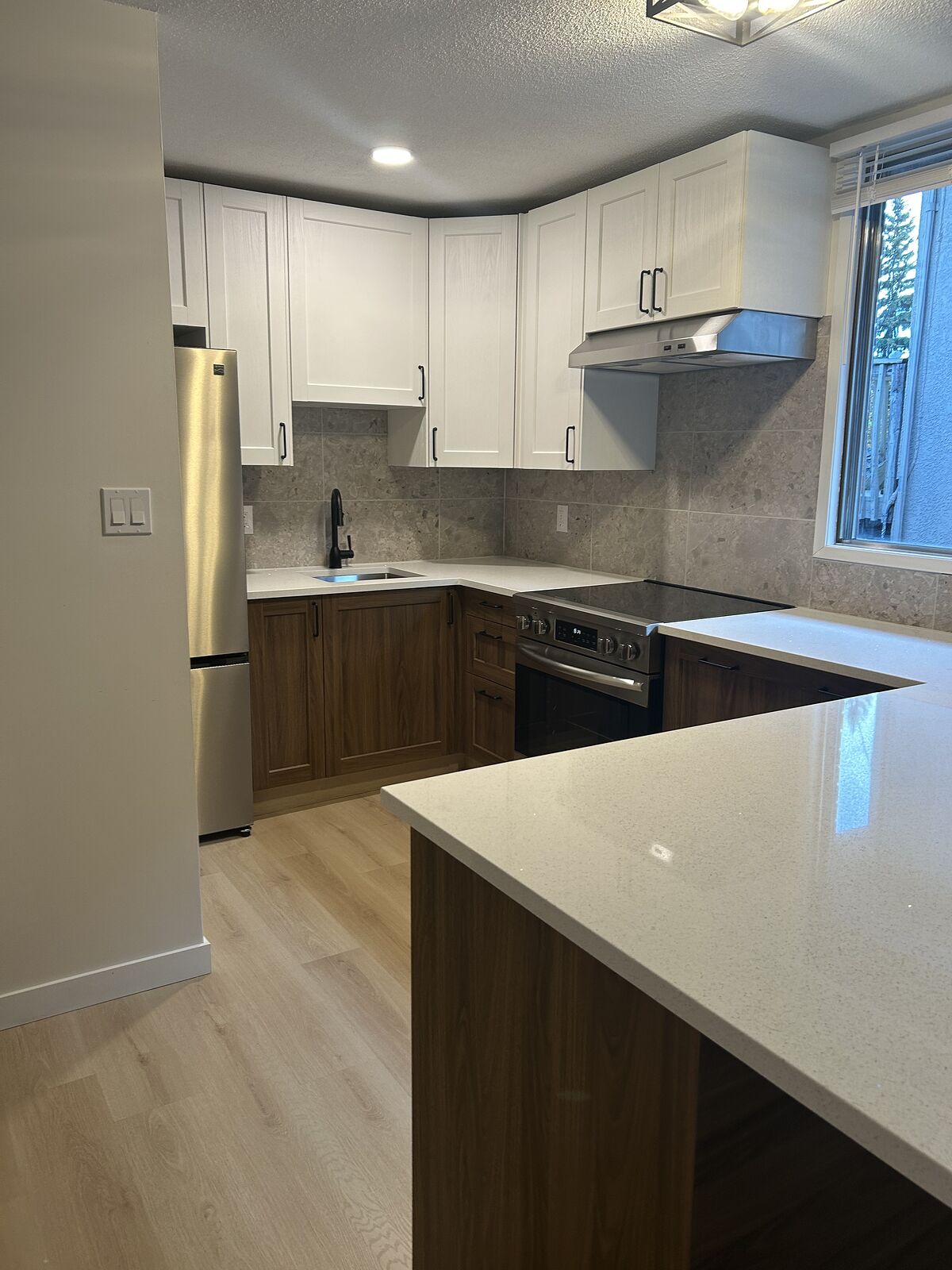 Calgary 1 bedroom Condo Unit for rent. Property photo: 730382-1
