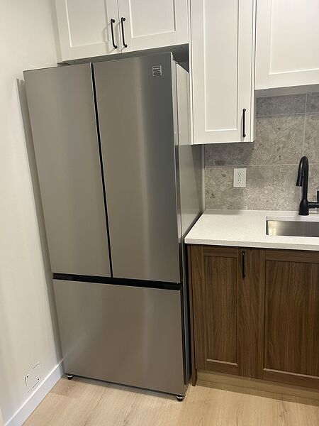 Calgary 1 bedroom Condo Unit for rent. Property photo: 730382-3