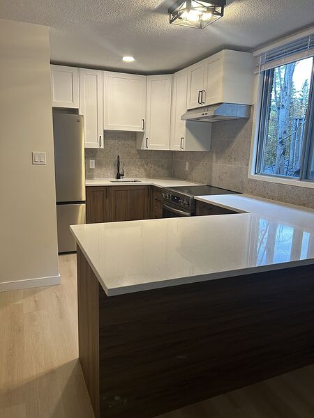 Calgary 1 bedroom Condo Unit for rent. Property photo: 730382-2