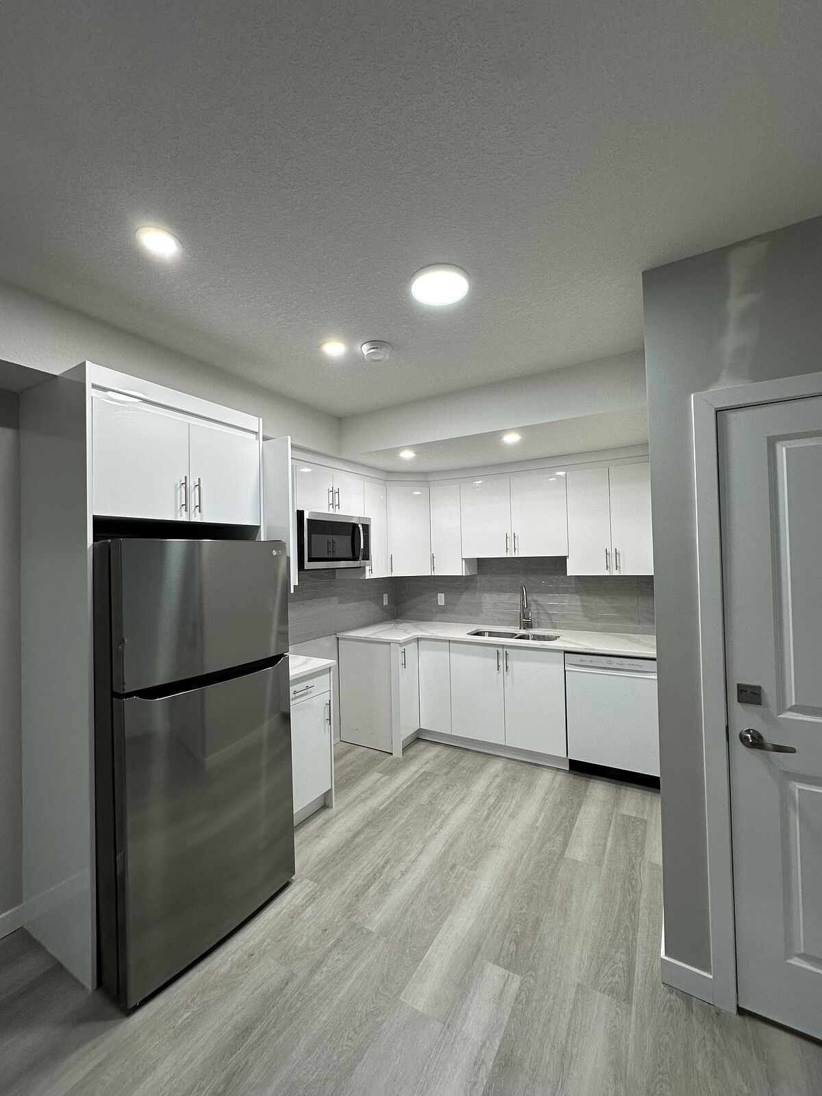 Calgary 2 bedrooms Basement for rent. Property photo: 730391-1