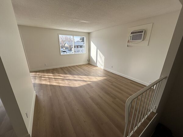 Calgary 2 bedrooms Townhouse for rent. Property photo: 730508-2
