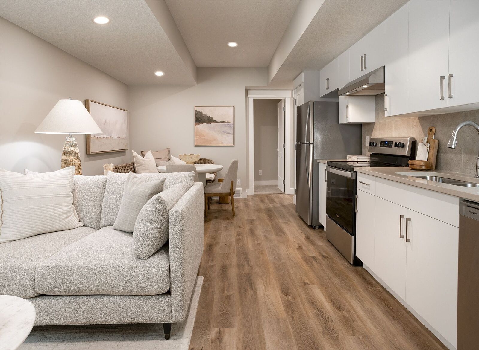 Calgary 2 bedrooms Basement for rent. Property photo: 730554-1