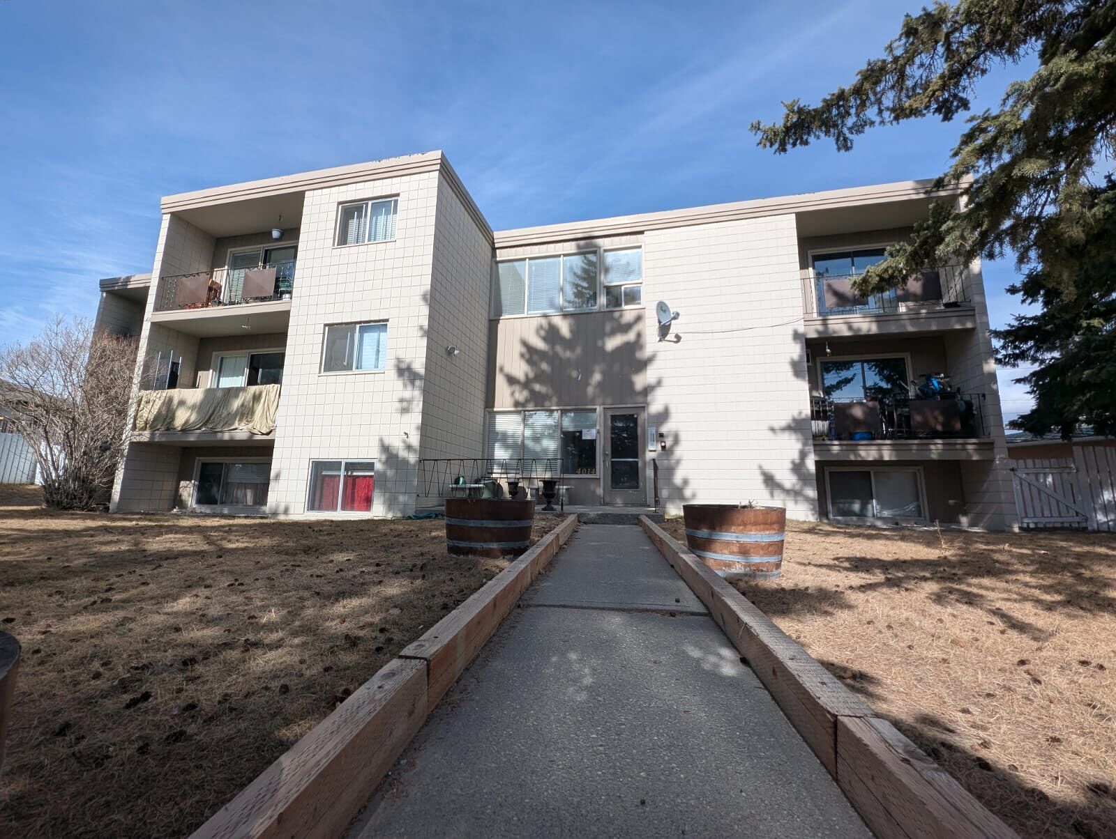 Calgary 2 bedrooms Condo Unit for rent. Property photo: 730856-1