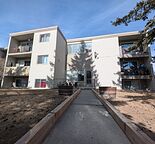 2 bedroom well kept unit.