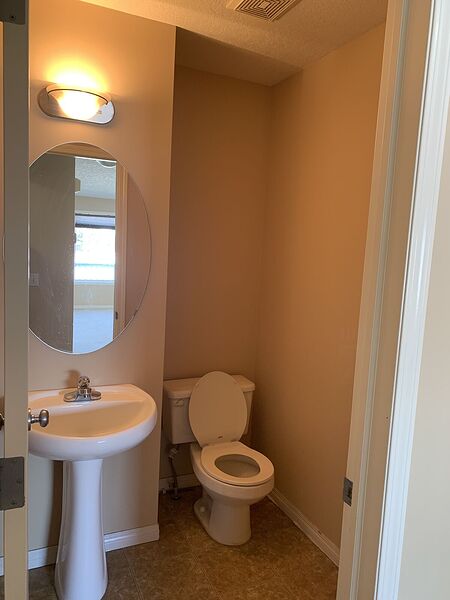 Calgary 3 + Den bedrooms House for rent. Property photo: 731101-2