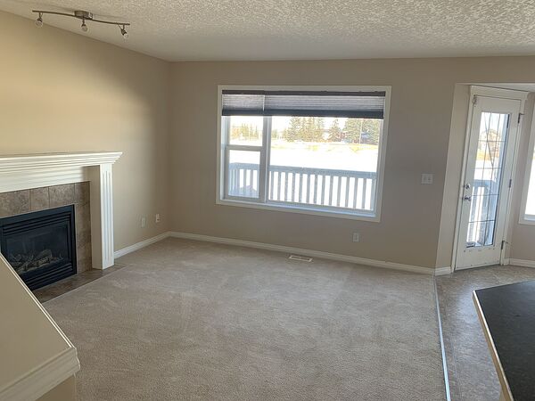 Calgary 3 + Den bedrooms House for rent. Property photo: 731101-3