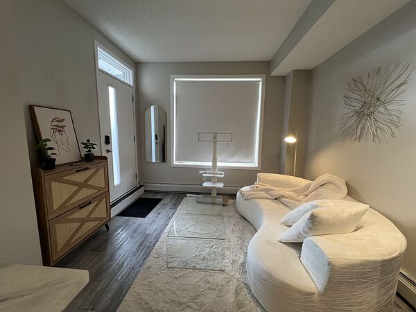 Calgary 1 bedroom Condo Unit for rent. Property photo: 731319-3