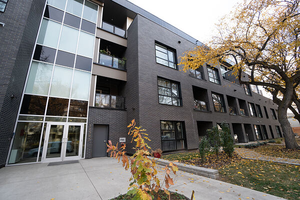 Edmonton 2 bedrooms Condo Unit for rent. Property photo: 731435-2