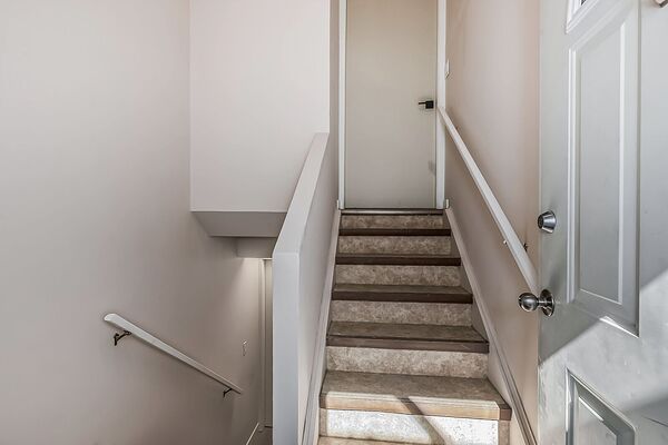 Calgary 2 bedrooms Main Floor for rent. Property photo: 731500-2