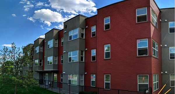 Calgary studio Condo Unit for rent. Property photo: 731569-3