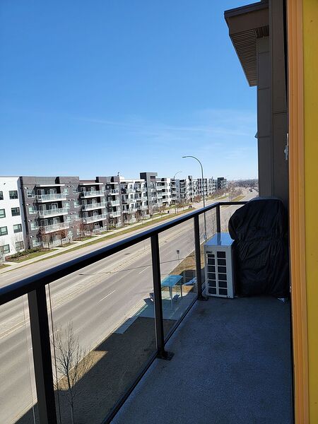 Calgary 2 bedrooms Condo Unit for rent. Property photo: 731940-3