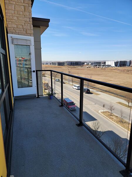 Calgary 2 bedrooms Condo Unit for rent. Property photo: 731940-2