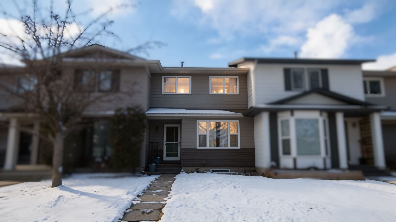 Calgary 3 + Den bedrooms Townhouse for rent. Property photo: 732051-1