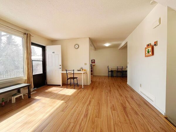 Calgary 3 bedrooms Townhouse for rent. Property photo: 732076-3
