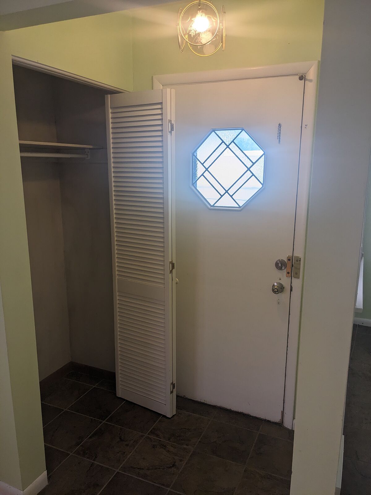 Calgary 3 bedrooms Main Floor for rent. Property photo: 733126-1